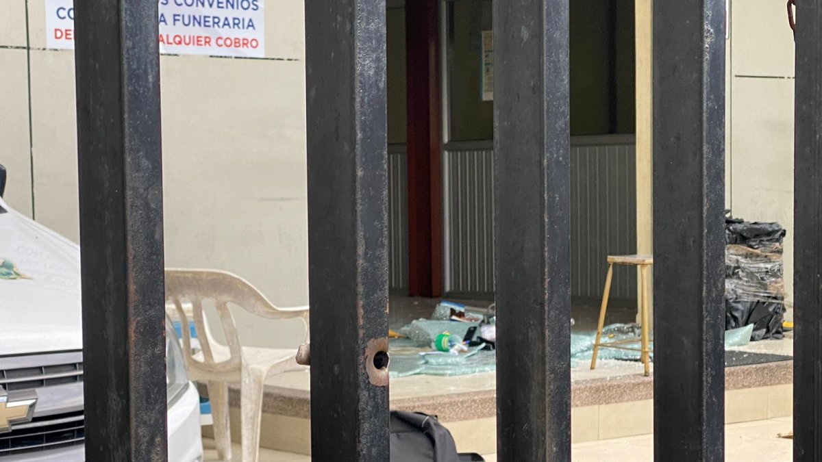 Disparos. Se observa la evidencia del hecho que derivó en el asesinato.