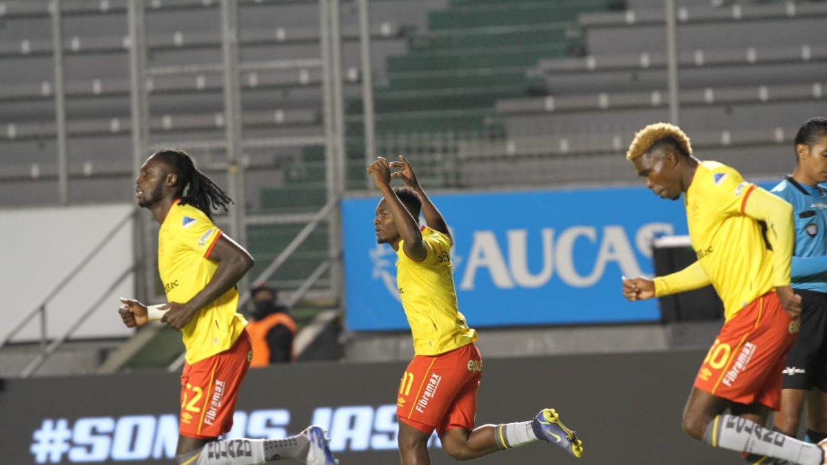 Tras la parte inicial de la velada, se pasó al juego entre Aucas y Técnico Universitario