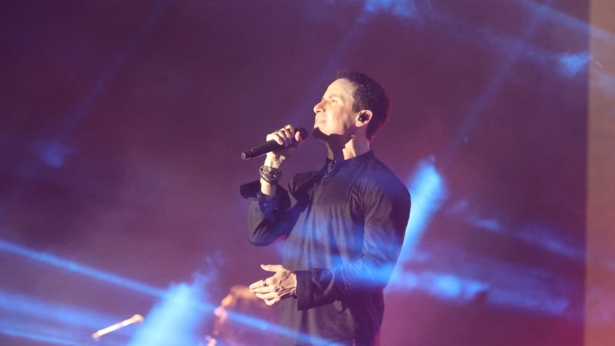 Fonseca puso a cantar y a bailar a los guayaquileños en el Coliseo Voltaire Paladines Polo