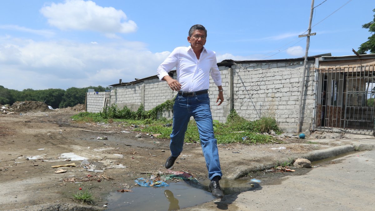 Antonio Orbe, candidato a la alcaldía de Guayaquil por el partido Avanza, lista 8.