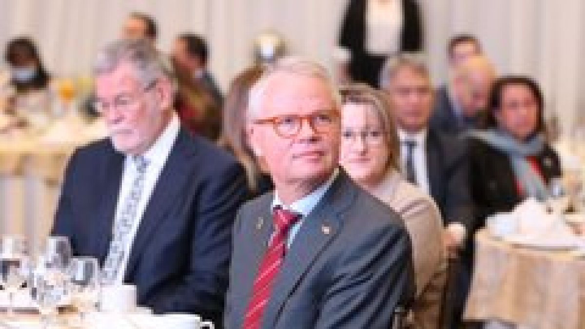 Philipp Schauer, embajador de Alemania en Quito, asistió a la reunión de trabajo con el los consejeros del CNE.