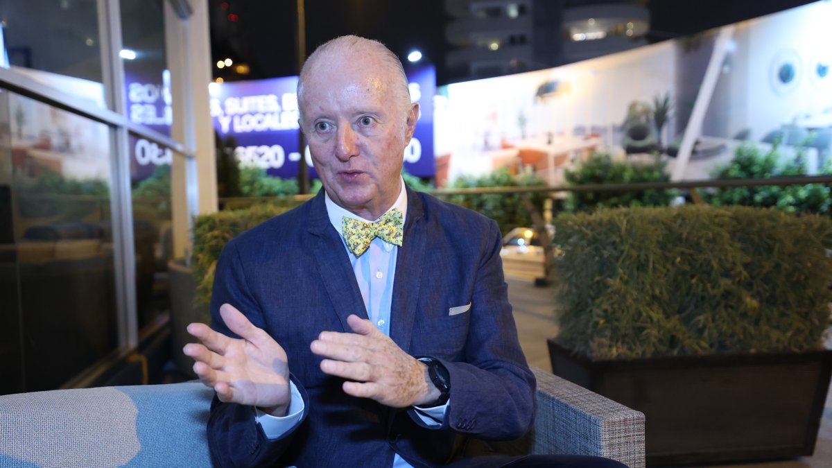 Personaje.- Armando Cavero, socio director de AIMS, busca talentos para las empresas 