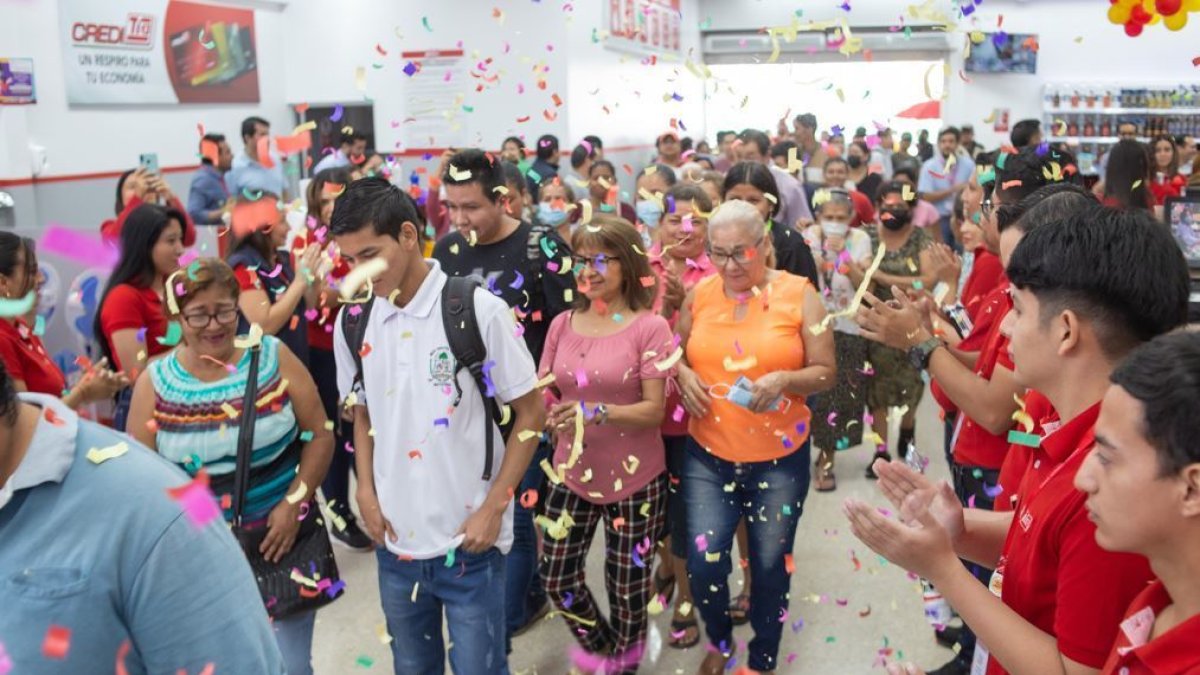 Inauguración. El nuevo Tía San Mateo en Pascuales - Portón de Beata.