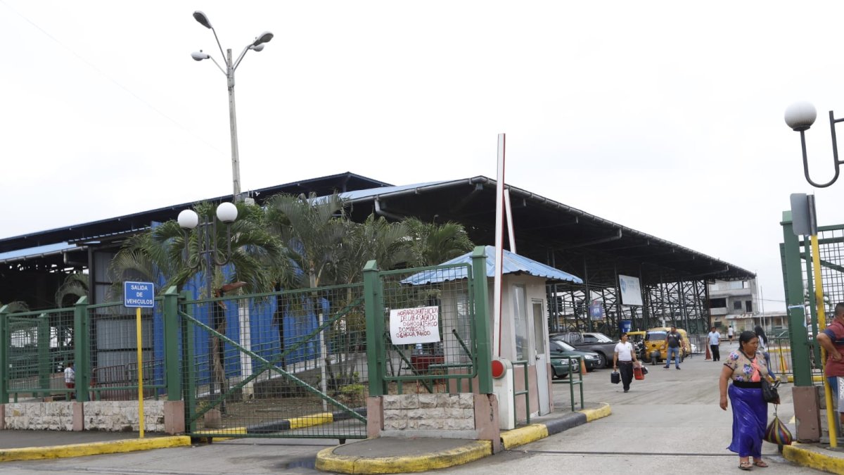 Quienes trabajan en el establecimiento de víveres están atemorizados.