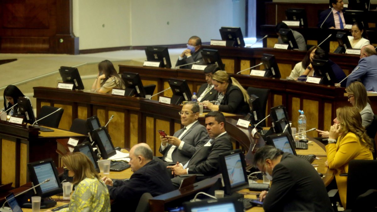 Quito. El Pleno de la Asamblea ha sido el escenario de la difícil relación entre asambleístas y vocales del CPCCS.