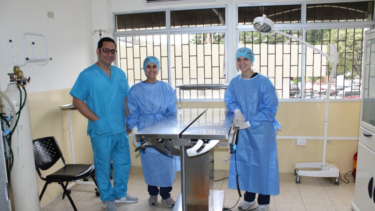 El consultorio veterinario de la Universidad Católica cuenta con modernos implementos.