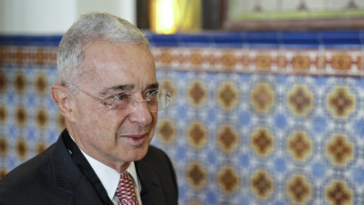 Foto de archivo del expresidente de Colombia Álvaro Uribe. EFE/Biel Aliño