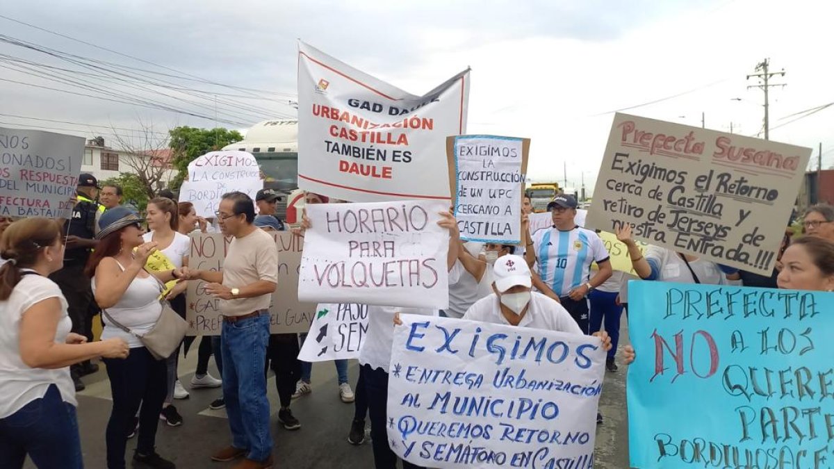 La protesta abarcó varios peticiones como movilidad, seguridad e iluminación.