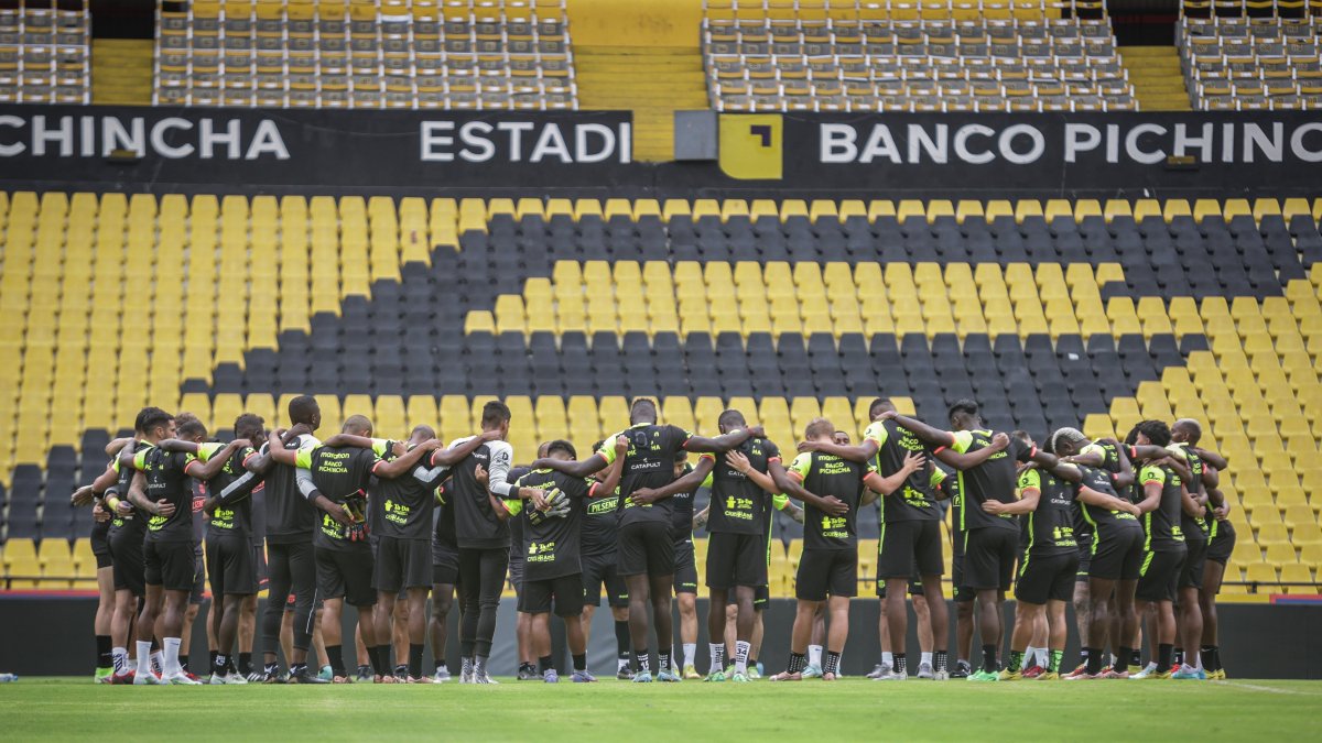 Barcelona y una oración antes de los entrenamientos.