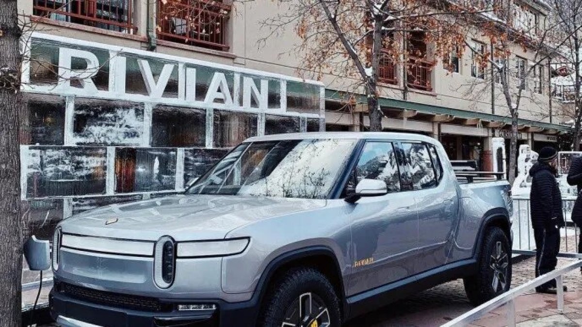 Transporte.- Un modelo de los carros de la marca Rivian.