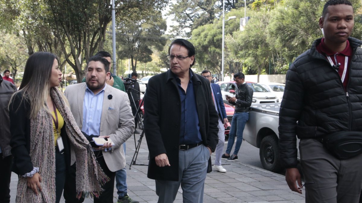 El asambleísta Fernando Villavicencio reclama la falta de una propuesta de reforma al Código de la Democracia.