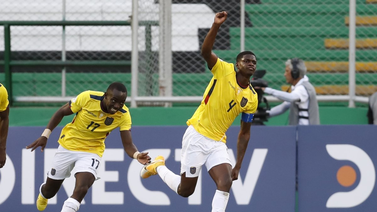 Garis Mina, seleccionado tricolor de la sub-20, forma parte de la defensa.