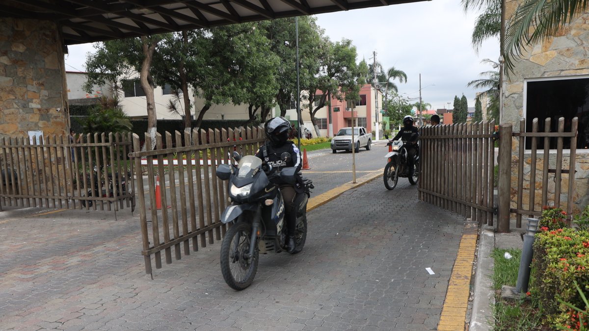 Durante un recorrido realizado por EXPRESO se observó la presencia de policías motorizados dentro de la urbanización Castilla.