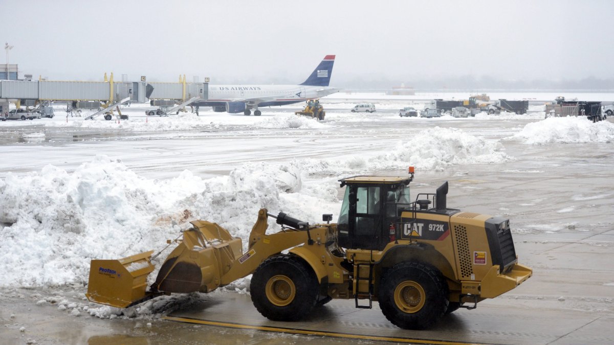 VIsta de un aeropuerto de EE.UU. afectado por una tormenta, en una fotografía de archivo. /Shawn Thew