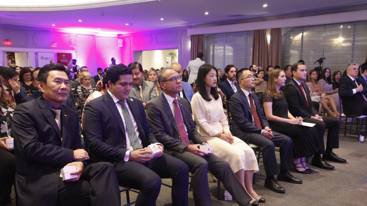 Celebración. La reunión se dio en el hotel Oro Verde, donde se congregaron directivos de la Cámara y empresarios.