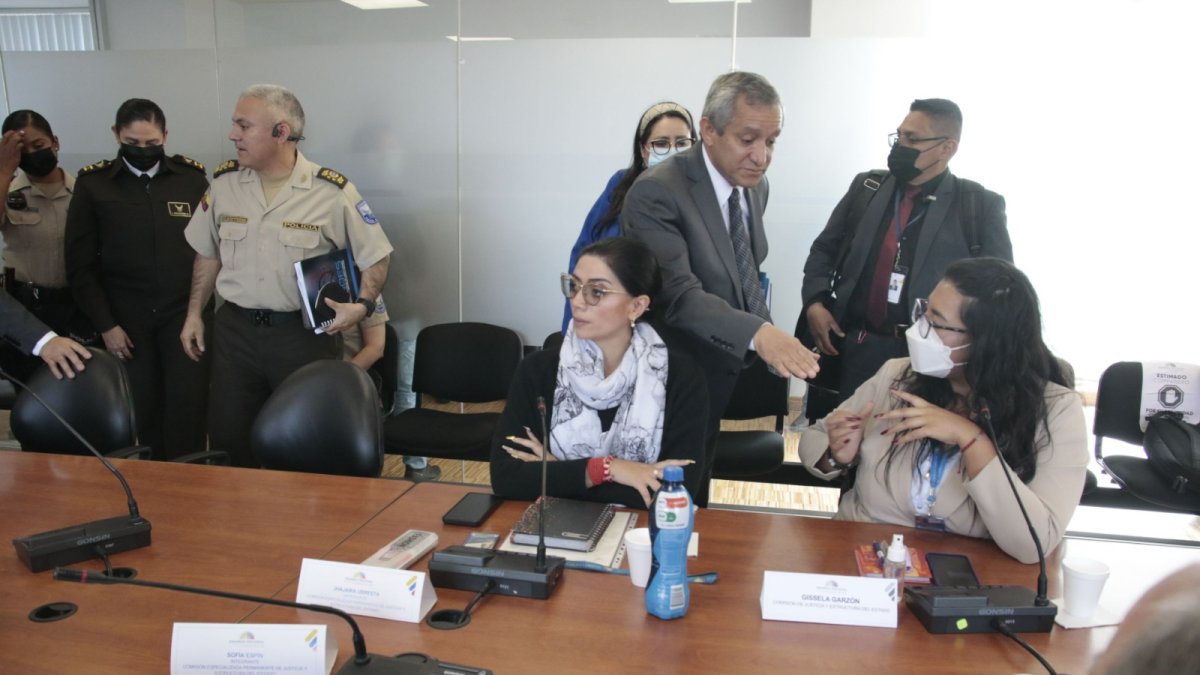 Comparecencia. El 6 de febrero Carrillo deberá defenderse en la mesa legislativa.