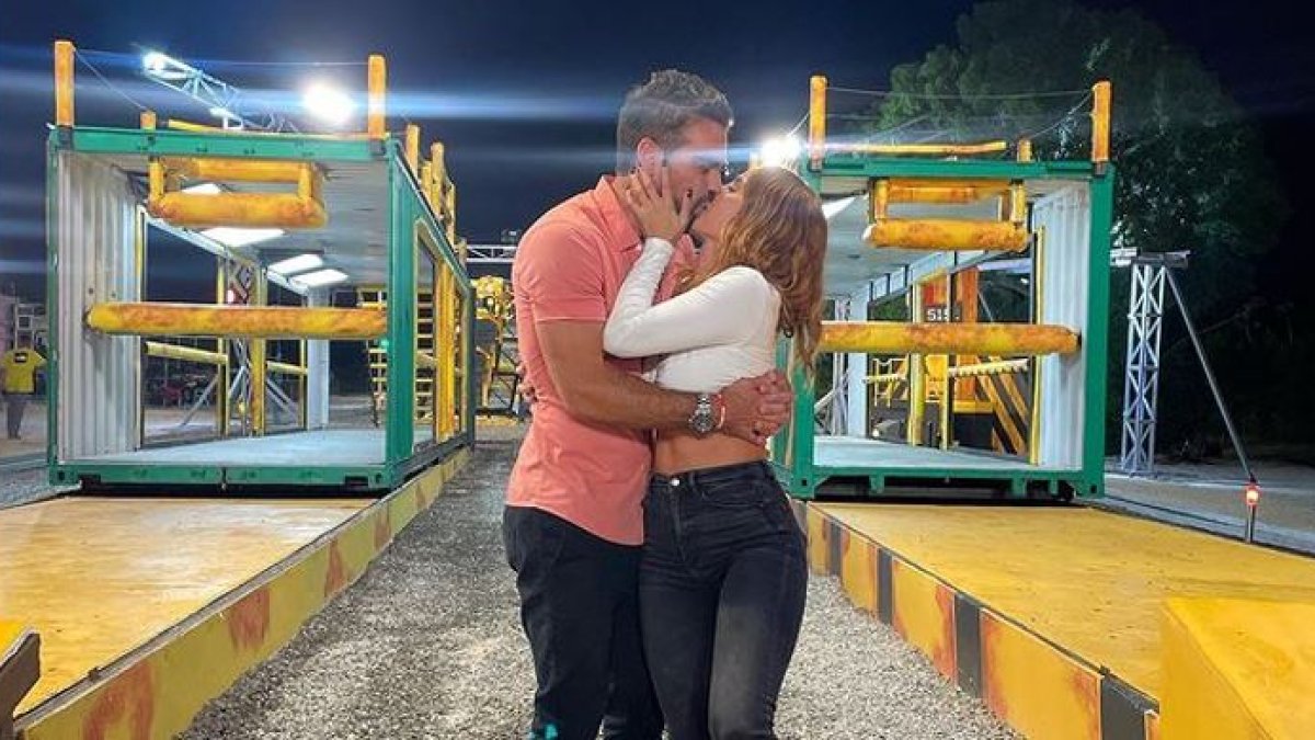 La pareja no esconde su amor.