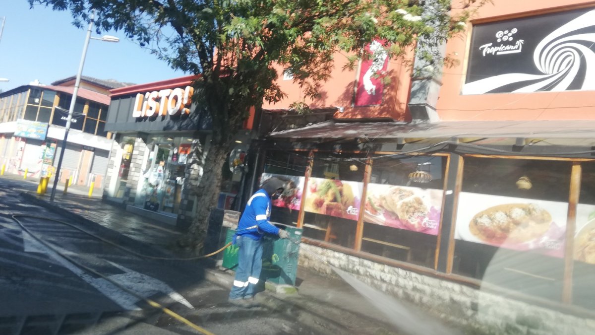 Orden. La limpieza de los puntos calientes se realiza periódicamente.