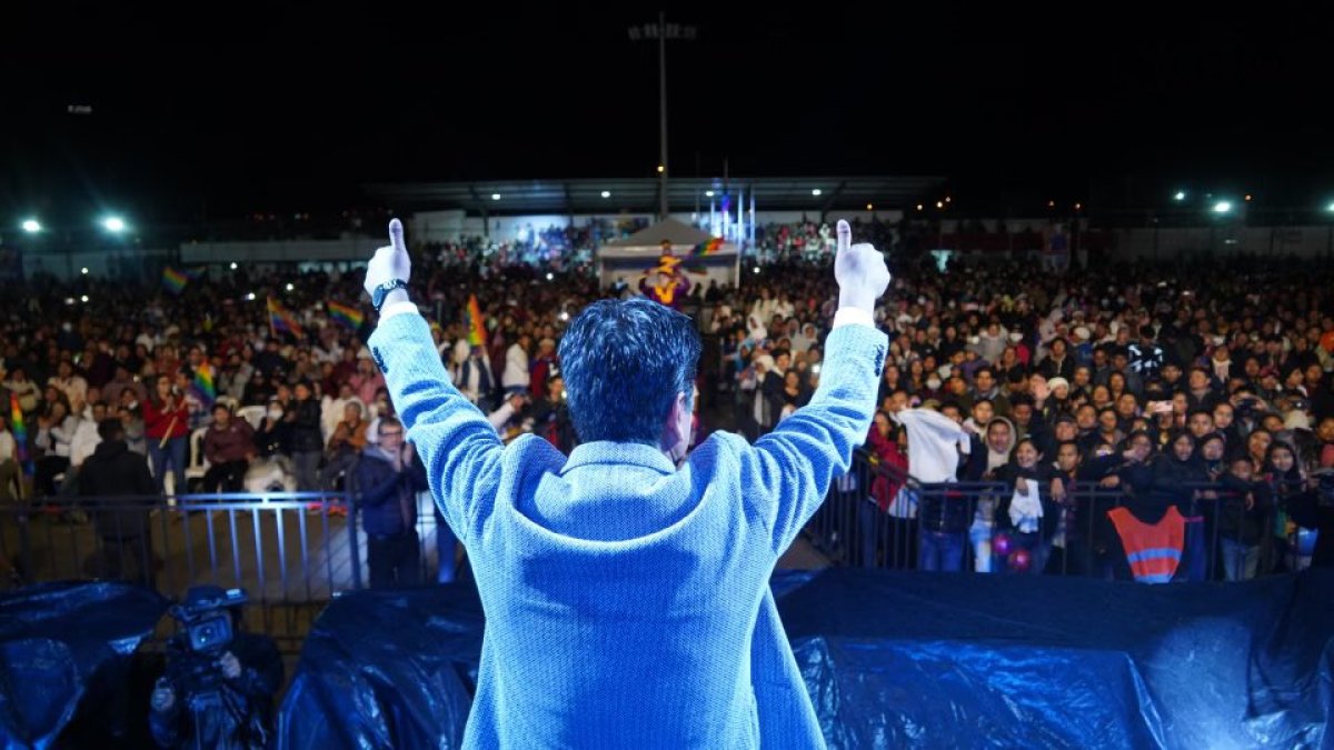 Jorge Yunda lidera las votaciones en Quito.
