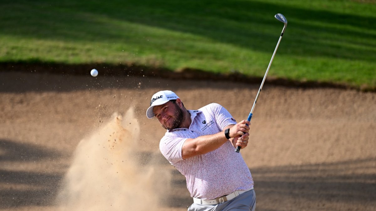 Zander Lombard, líder en la cita de Emiratos Árabes Unidos.