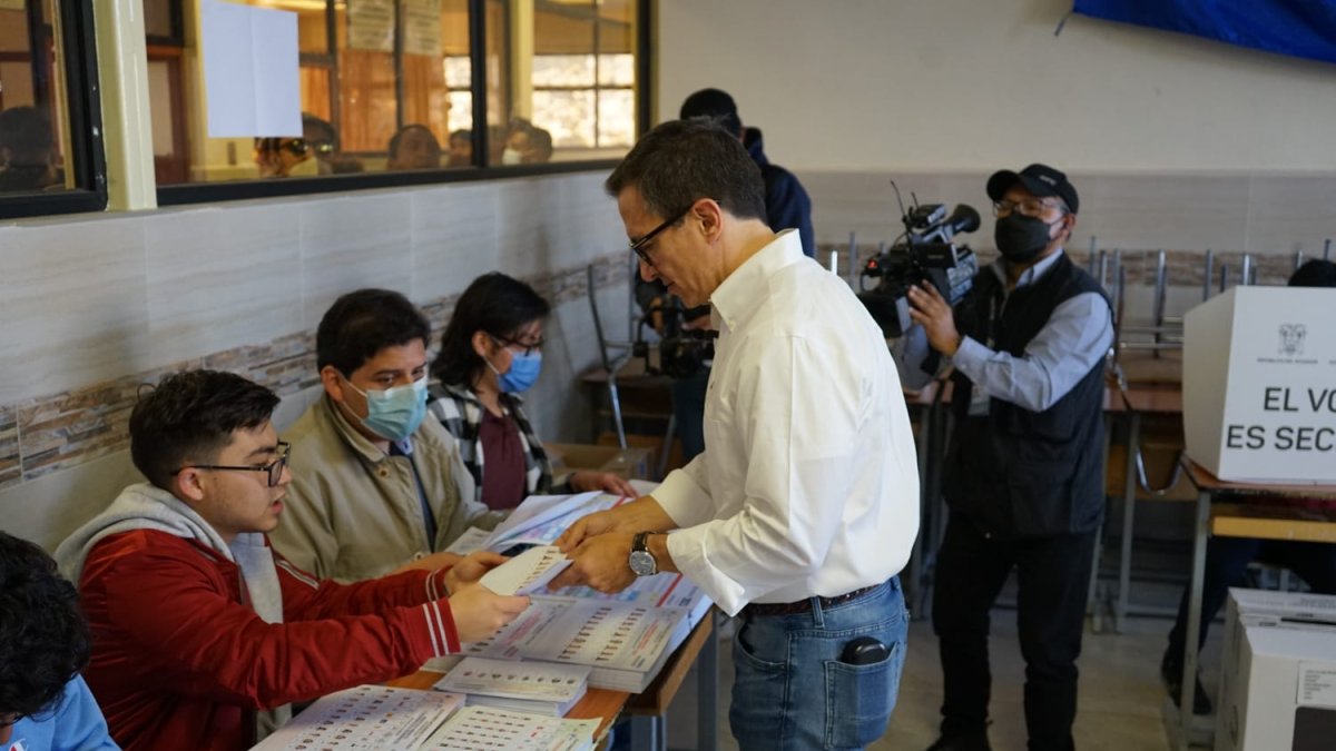 Pedro José Freile, sufragó en la junta 17 del Colegio Técnico Salesiano al norte de la ciudad de Quito