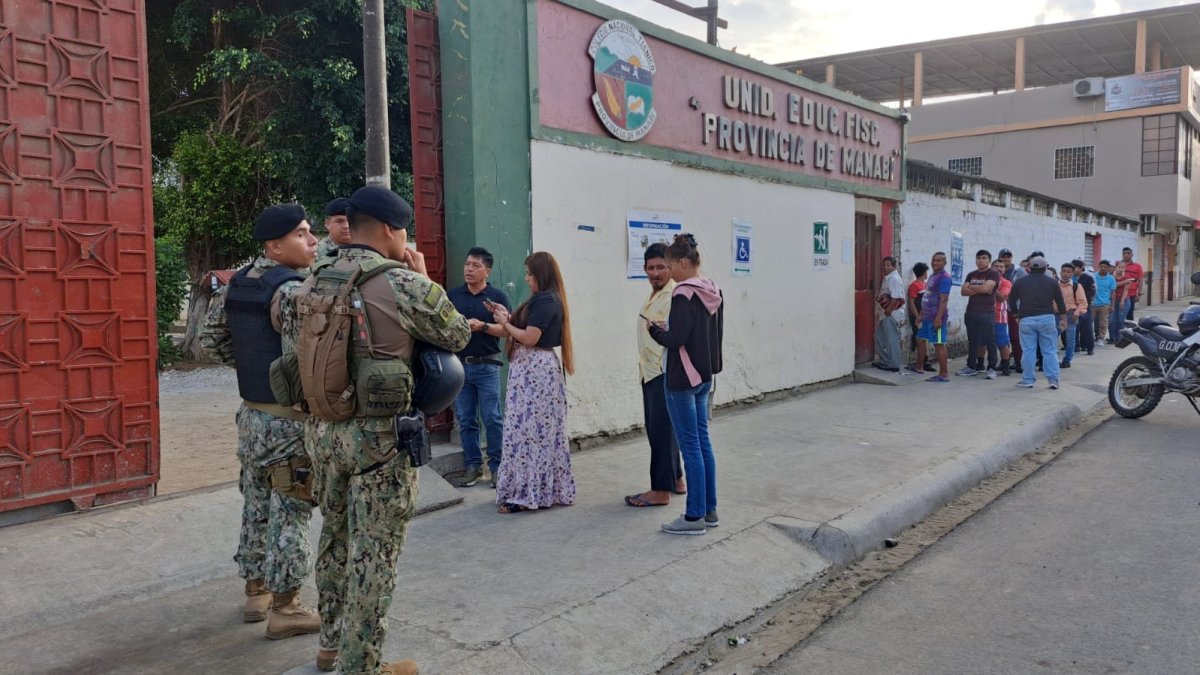 Incertidumbre. A pesar del incremento de uniformados, la ciudadanía mostraba su recelo en Puerto López.