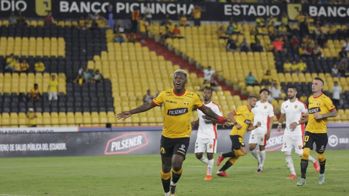 Gabriel Cortez, de penal, marcó el único gol de Barcelona.