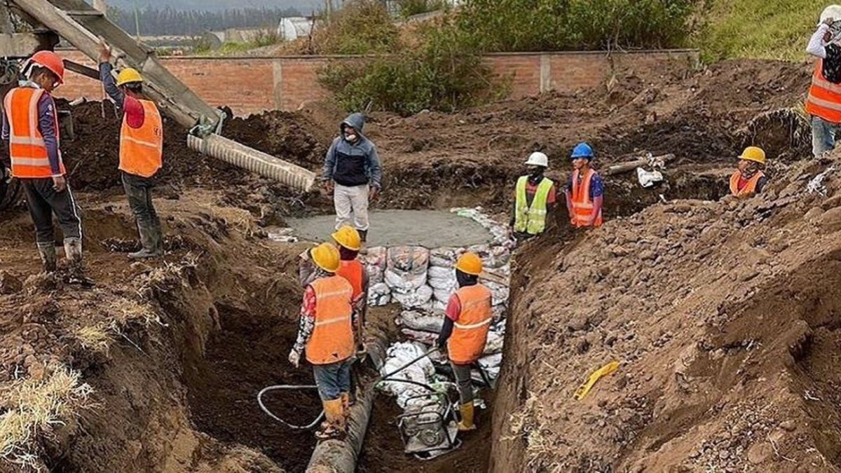 Obras. Las redes de agua en San Antonio y de Tumbaco serán reparadas.