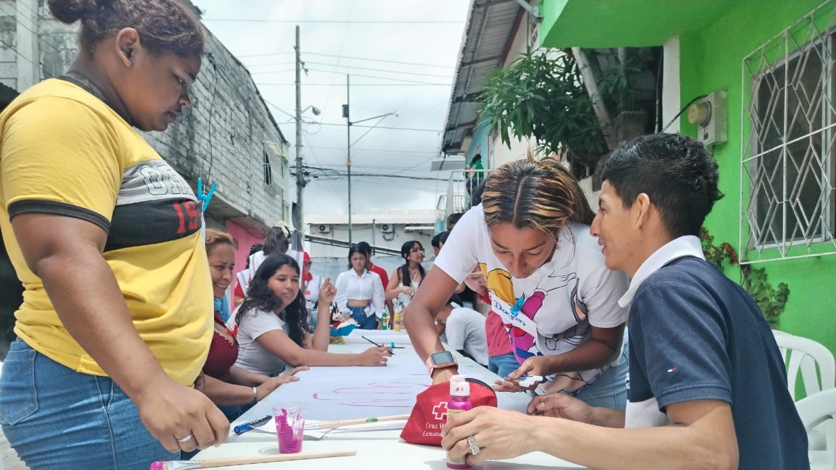 Con la participación de 15 mujeres que habitan en la cooperativa 25 de Enero, en sur de Guayaquil, se desarrolló el taller.