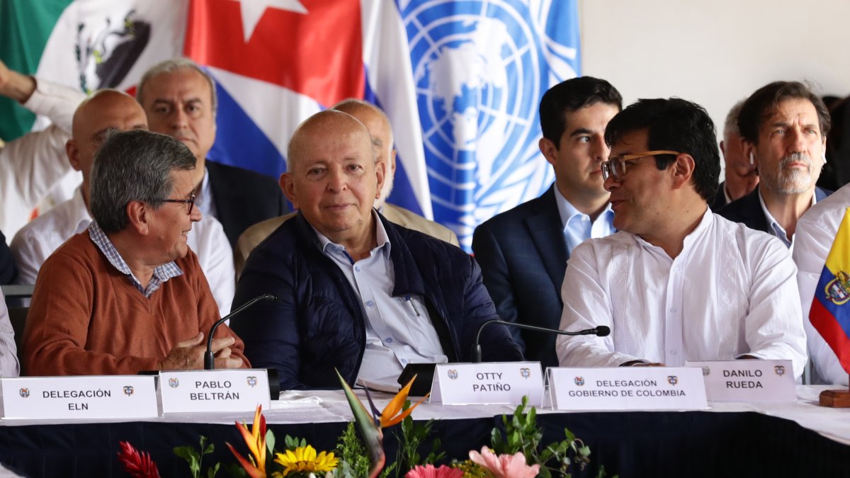 Gobierno colombiano y ELN discutirán en febrero posibilidad de cese al fuego.