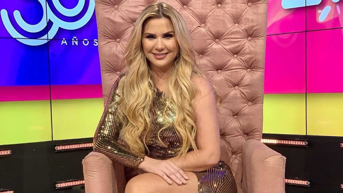 Carolina Jaume es una de las presentadoras del segmento La mesa caliente que transmite Ecuavisa.