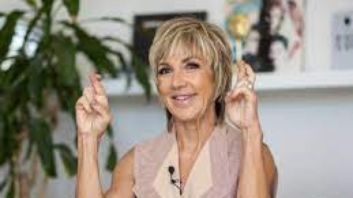 Ana Torroja luce espléndida a sus 63 años de edad.
