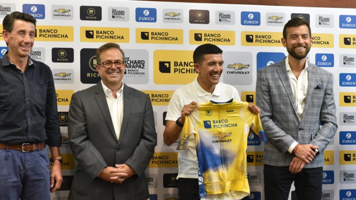 Richard Carapaz en la presentación de su Tour.