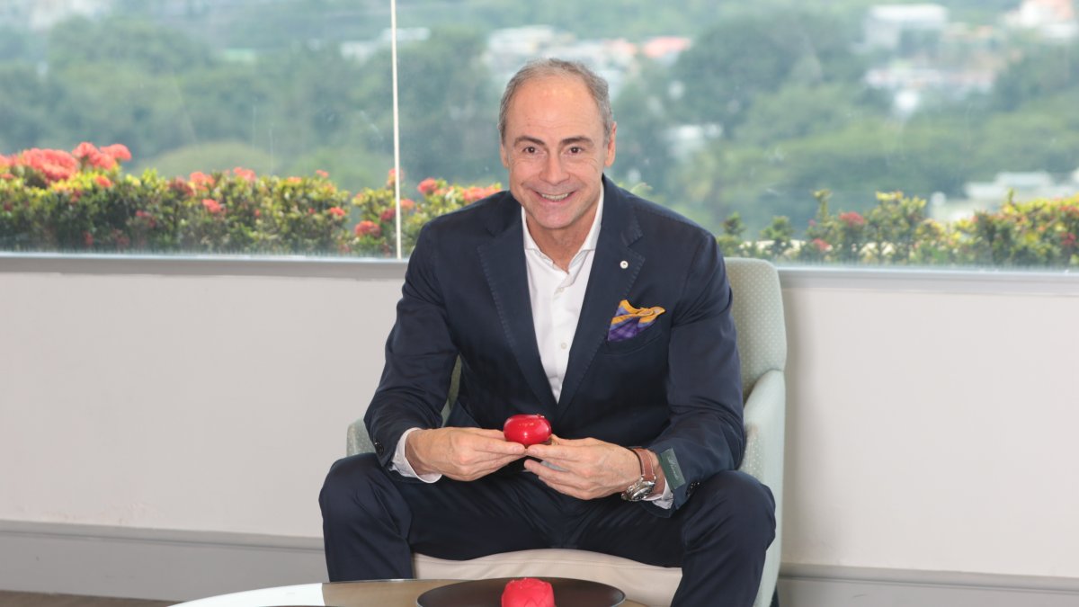 Miguel Eugene trabaja casi hace tres décadas en el mundo de la hoteleria.