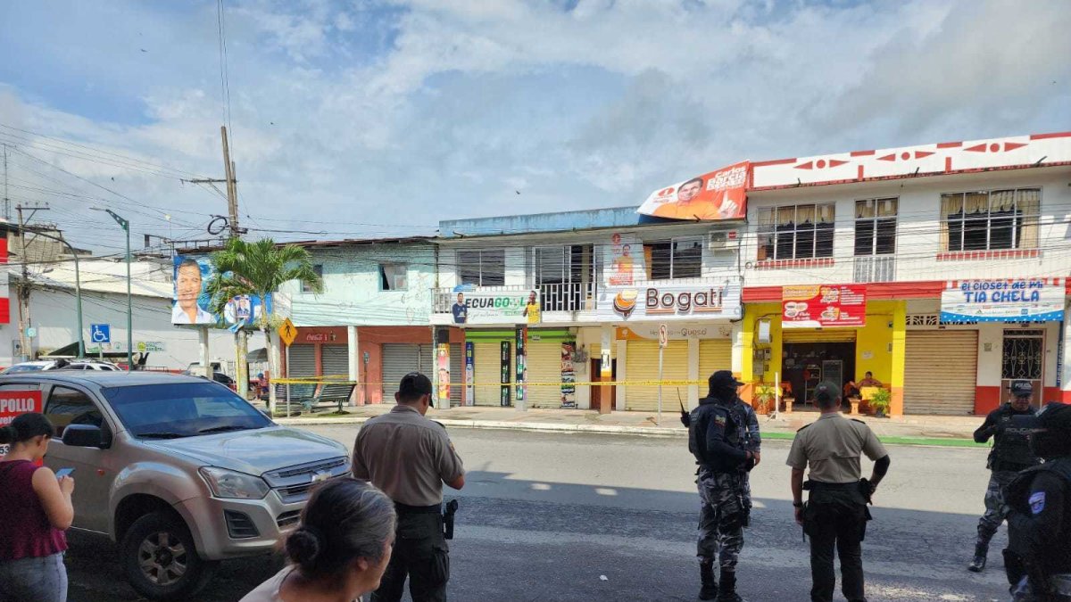 Quinindé. Elementos de las Unidades Técnicas Antiexplosivos de la Policía Nacional acudieron al lugar.