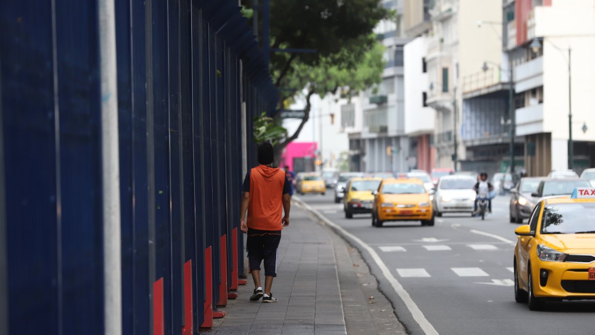 La ciudadanía, pese al temor, habla de la necesidad de que haya libertad para entrar y salir del área, teniendo como vecino al río.