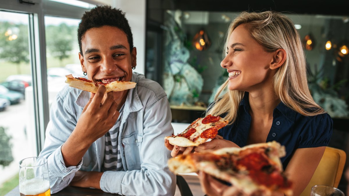 La pizza llegó a Ecuador alrededor de los años 80.