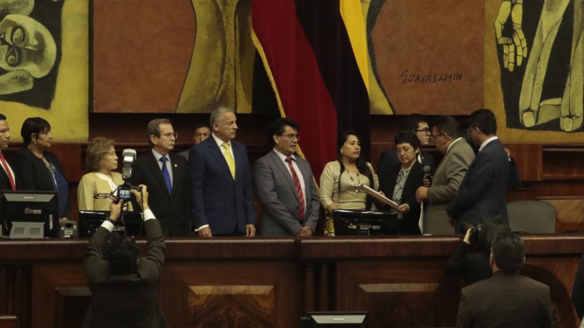 La Asamblea Nacional convocó a siete suplentes para ser posesionados como consejeros del CPCCS.