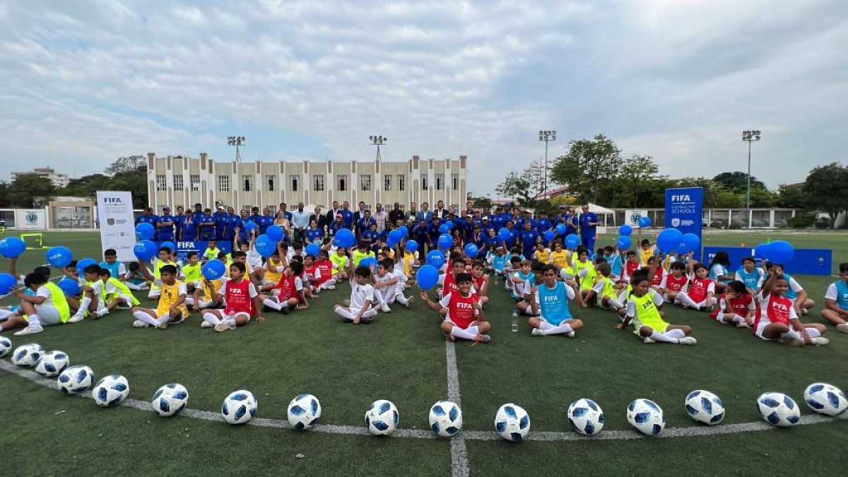 El colegio Vicente Rocafuerte, de Guayaquil, es el primer beneficiado.