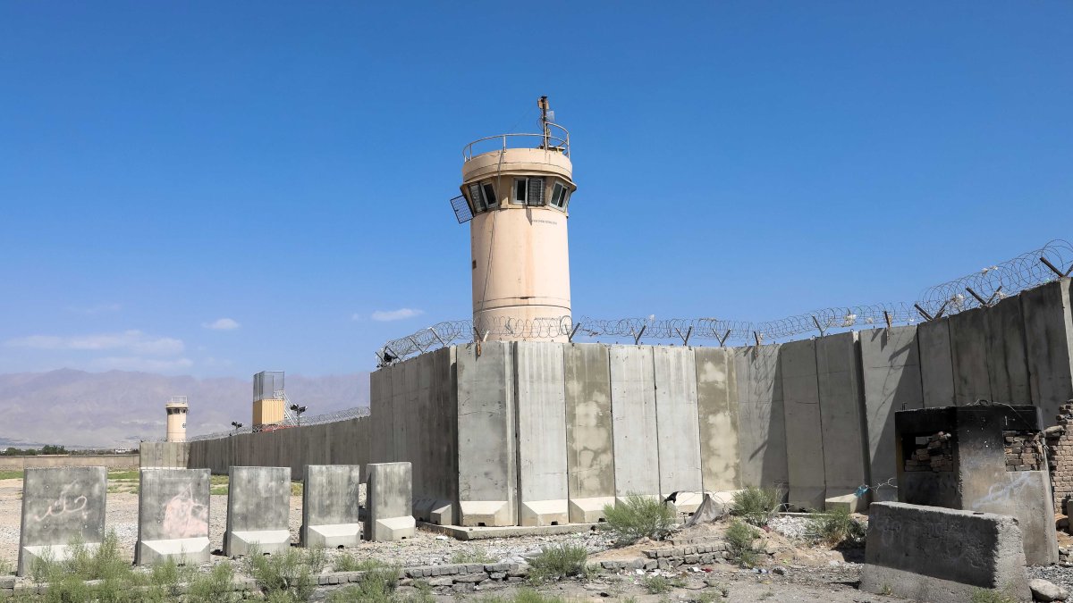 Vista de la base aérea estadounidense de Bagram, a unos 50 kilómetros al norte de la capital Kabul, el 3 de julio de 2021. EFE//