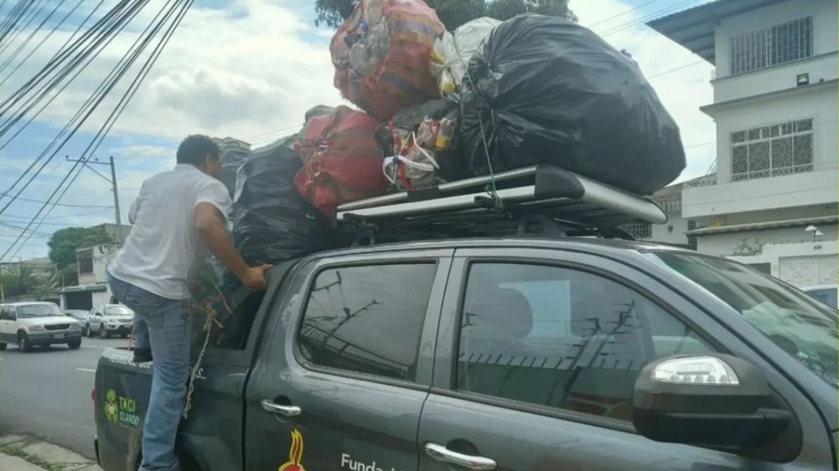 Esta organización mantiene una permanente campaña de reciclaje. Es una forma de empredimiento para financiar sus proyectos de ayuda social.