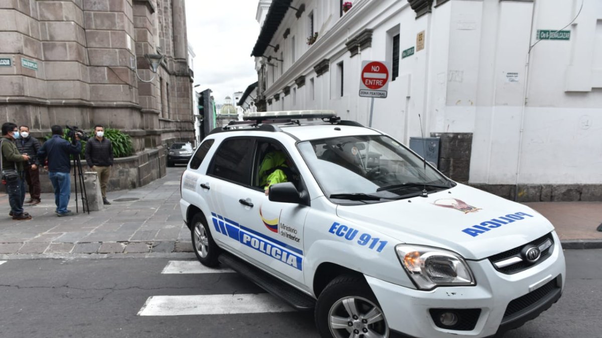 La Fiscalía allana oficinas de Carondelet por el caso Encuentro.