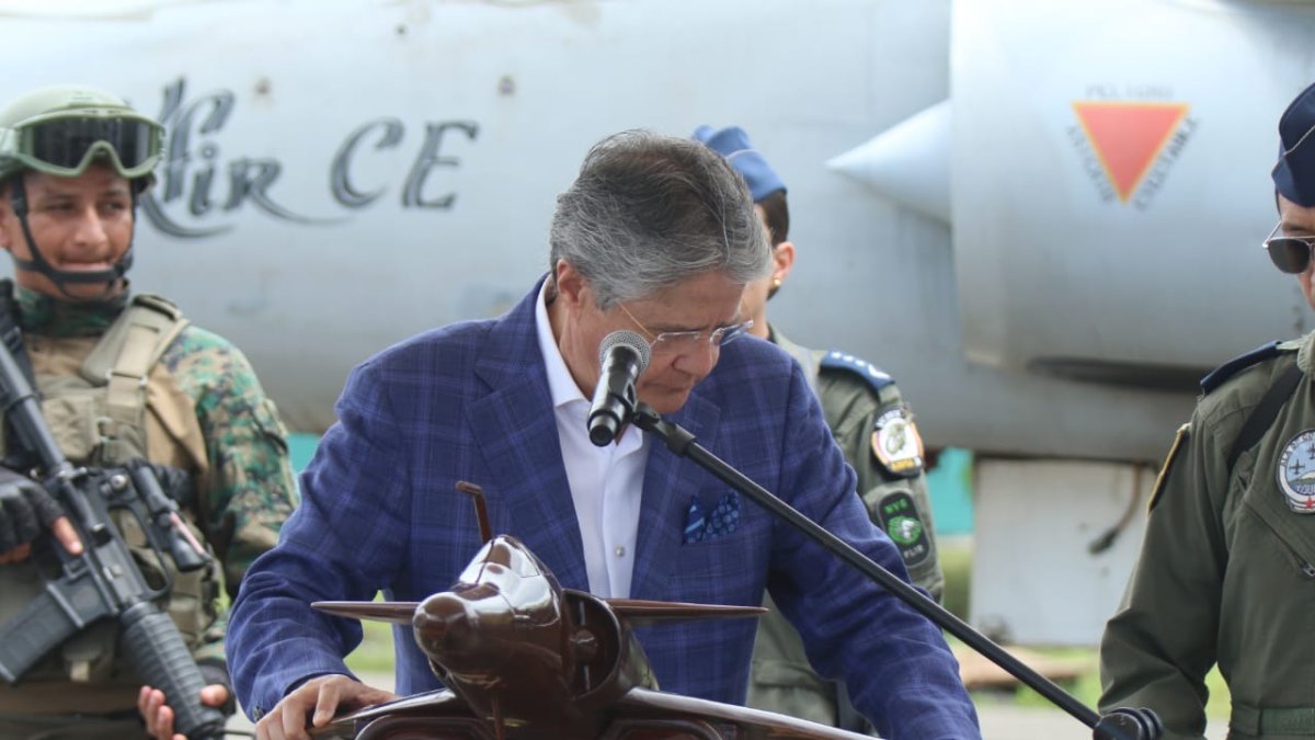 Guillermo Lasso en su discurso durante el Día de la Aviación.