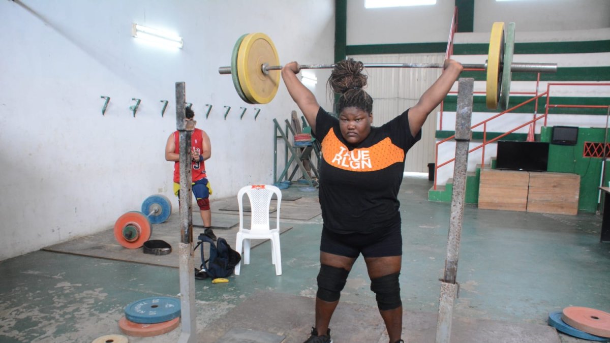 Evaluación. Lisseth Ayoví durante los chequeos técnicos que se realizan en Portoviejo.