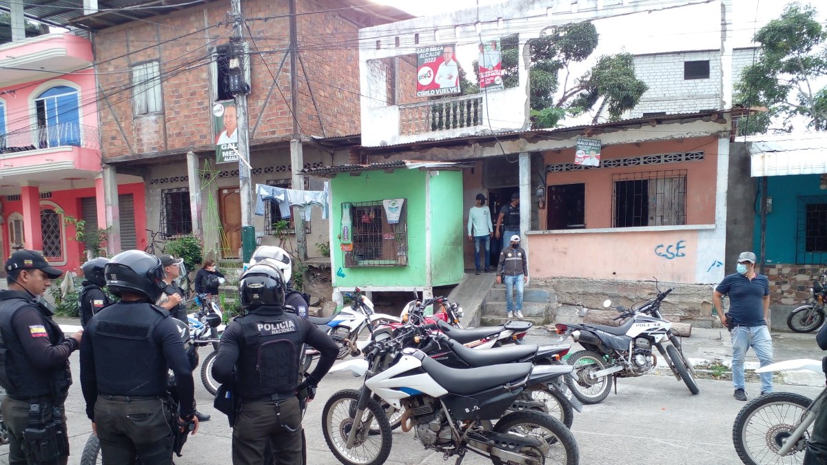 Balzar. Elementos de la Policía ejecutaron varios allanamientos en busca de pruebas sobre el crimen.