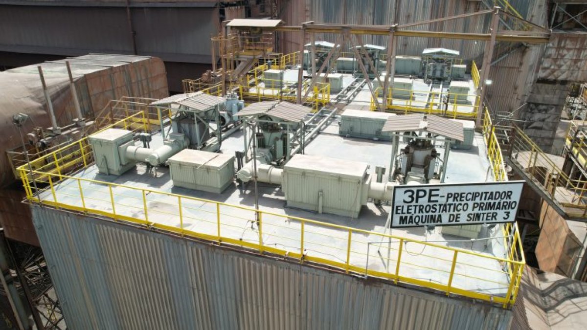 Empresa.- Una de las instalaciones de Usiminas.