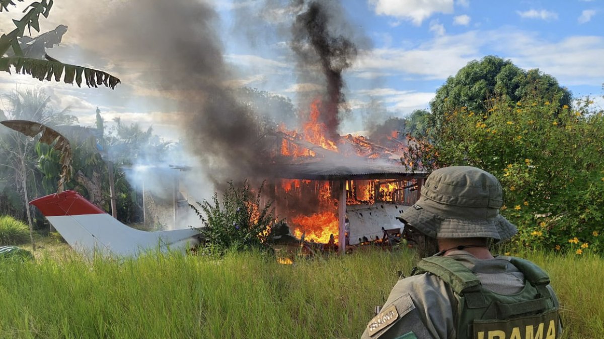 El Gobierno de Lula da Silva , busca sacar a los mineros que trabajan al margen de la ley.