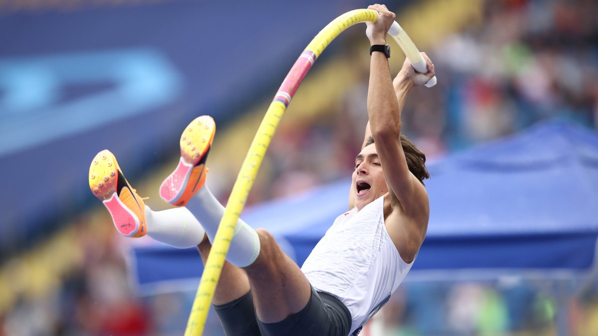 Armand Duplantis en una de las competencias pasadas.