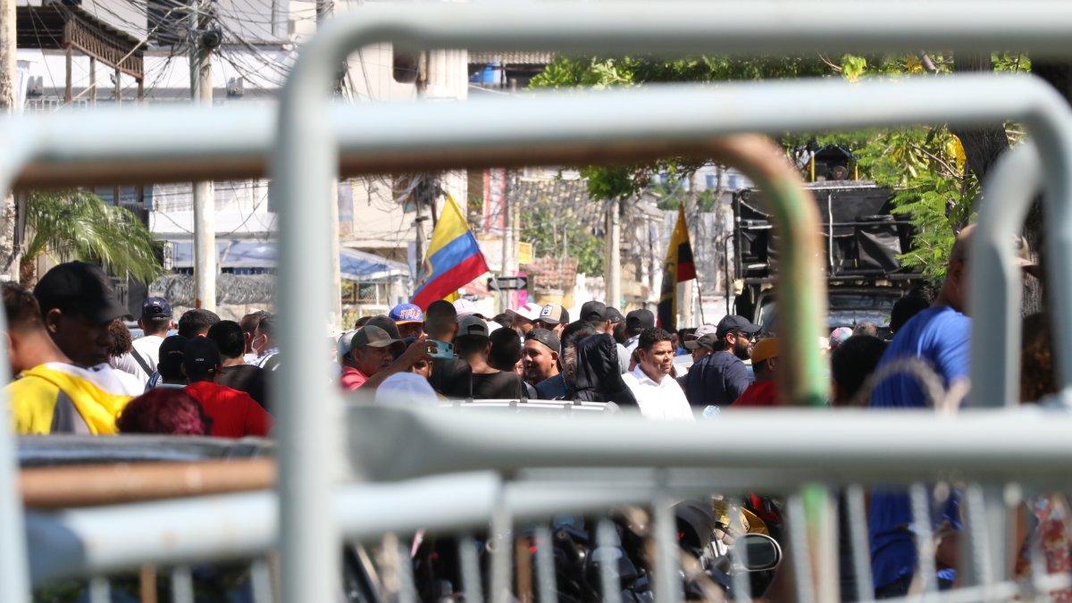 Proceso. Las organizaciones políticas enviaron a sus delegados para observar los movimientos que se realizaron en la delegación electoral del Guayas.