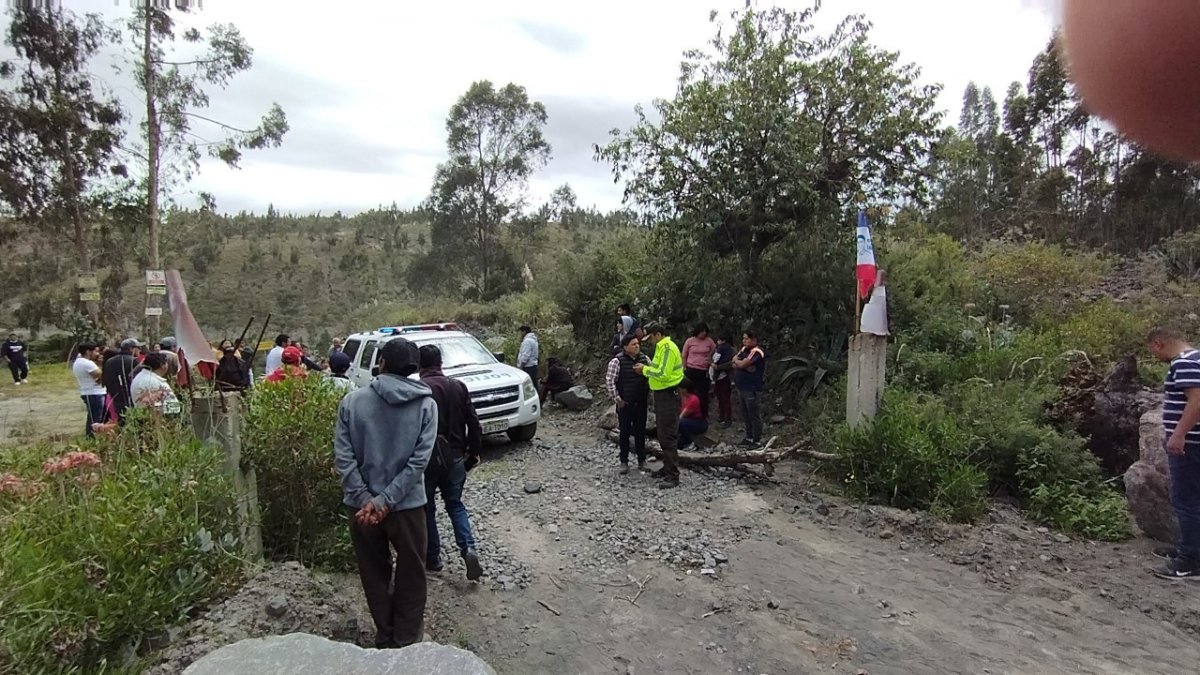 Hecho. El cuerpo fue encontrado en un camino de tercer orden.